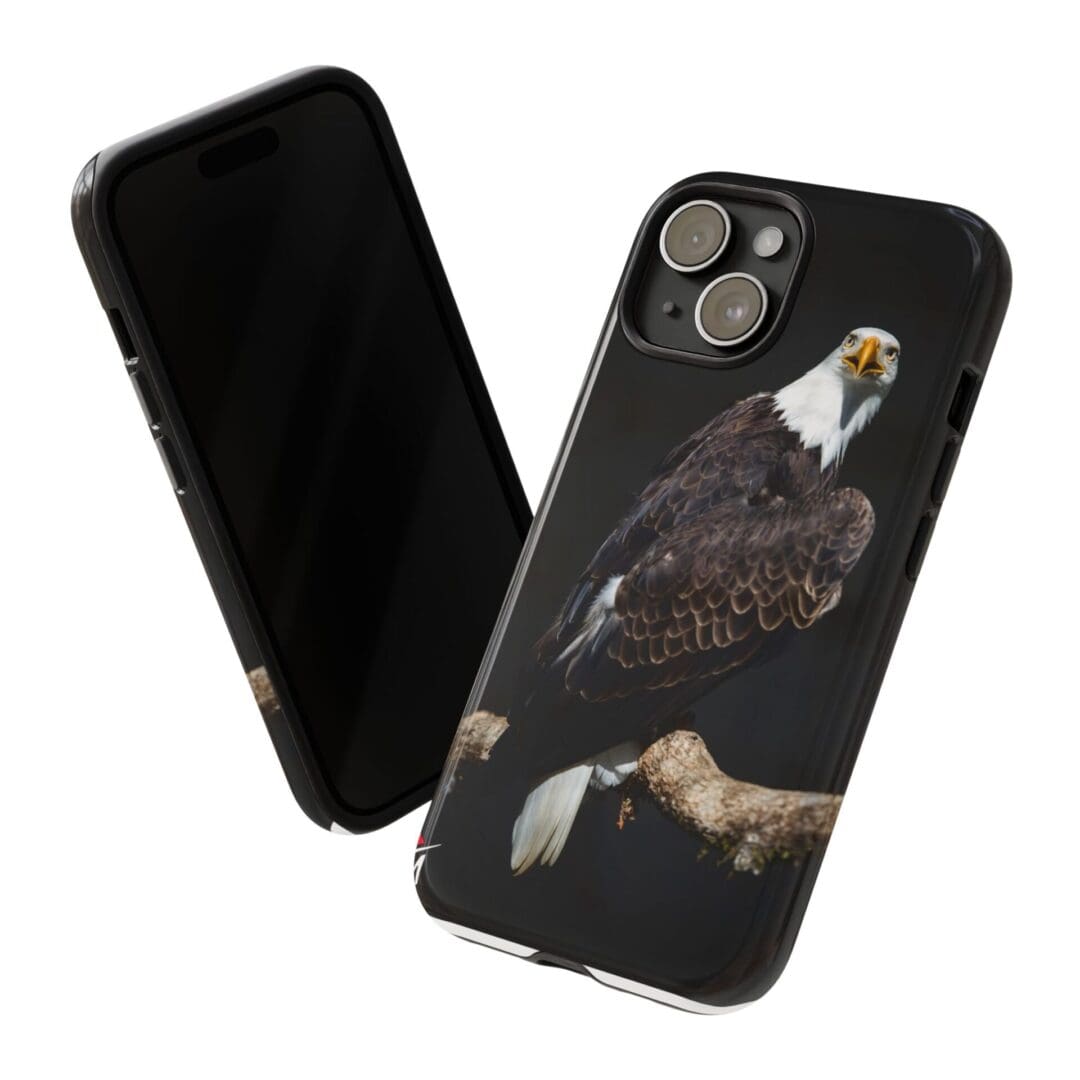 Smartphone case featuring a detailed bald eagle design.